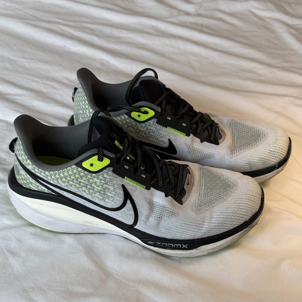 Nike Vomero 17 with Neon Green Highlights